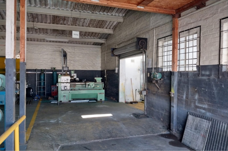To Let commercial Property for Rent in North End Eastern Cape
